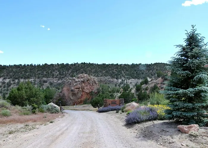 Hidden Canyon Retreat